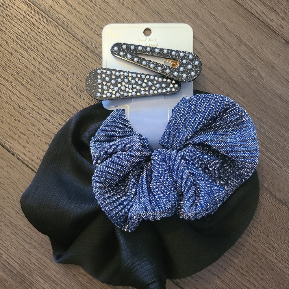 NEW Nordstrom Berry scrunchies and hair clips